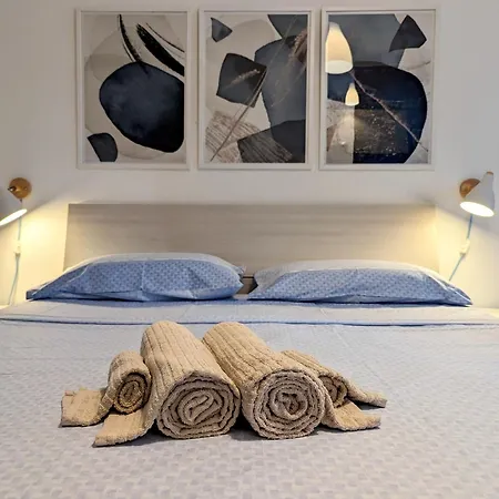 Dergano Metro Large Design Studio * ميلان